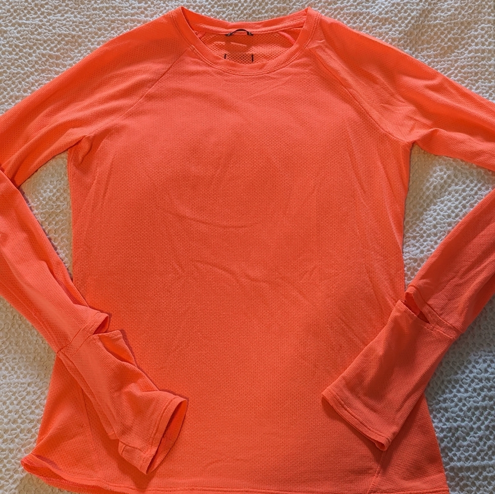 Oiselle flyout long sleeve snap
